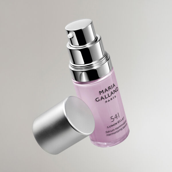 Maria Galland 541 Lumin'Éclat Harmonizing Serum geopend